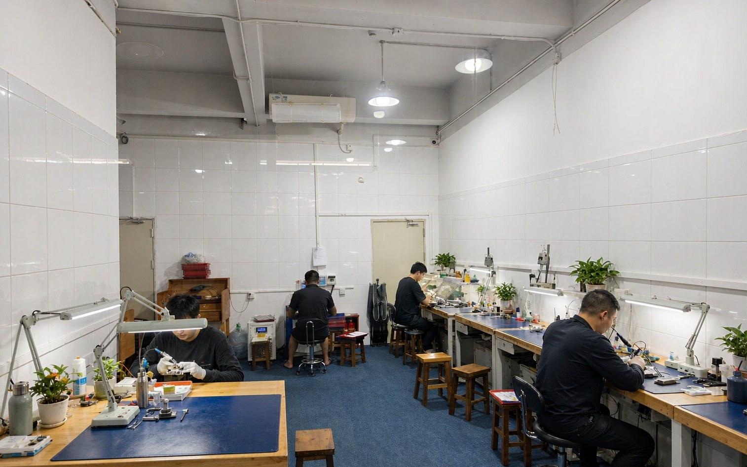 Inside the CLARVEO custom jewelry factory
